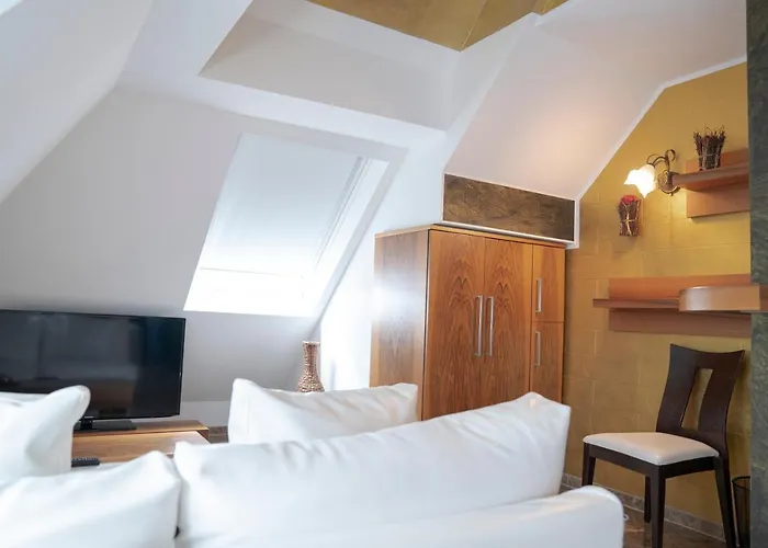 Alpha & Omega Hotel