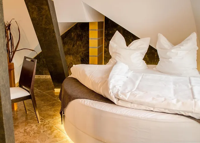 Alpha & Omega Hotel