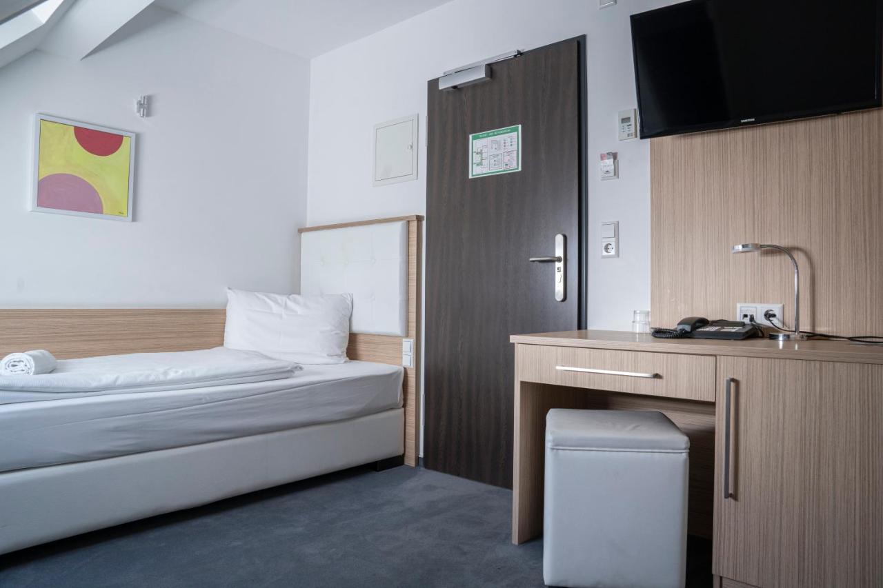 Alpha & Omega Hotel